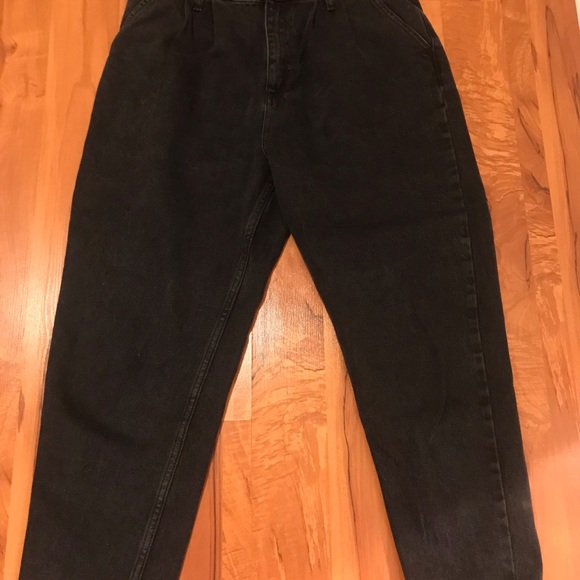 Size 29, BDG Urban Outfitters black jeans with pleats - Picture 2 of 8